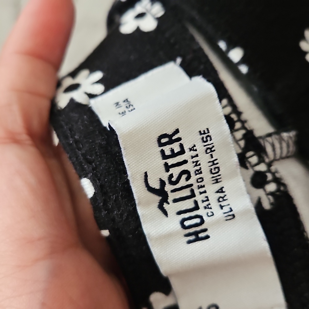 Hollister bell bottom legging floral pants Small - Picture 3 of 4